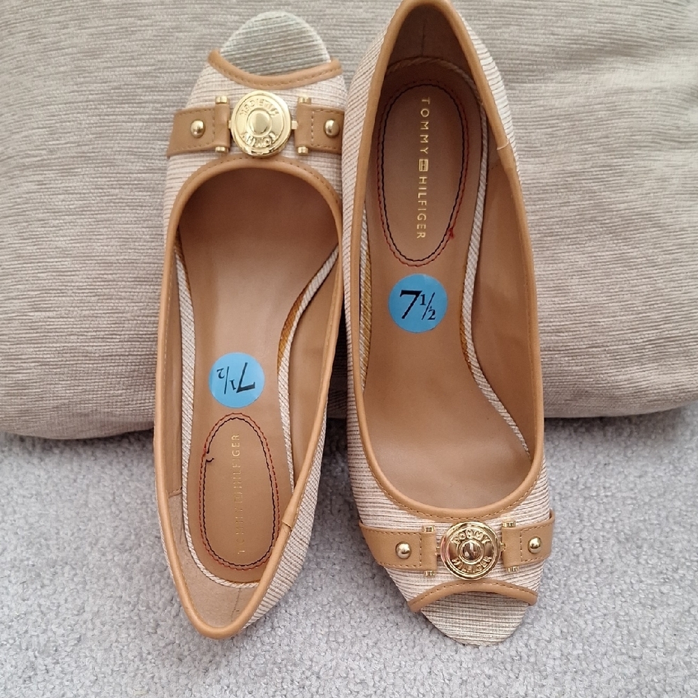 Tommy Hilfiger Beige and Cream Wedge Shoes - Picture 6 of 8